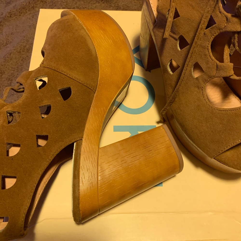 Platform Gladiators Sandals